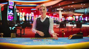 pragmatik play Diamond Empire live dealer studio broadcast on mobile phone